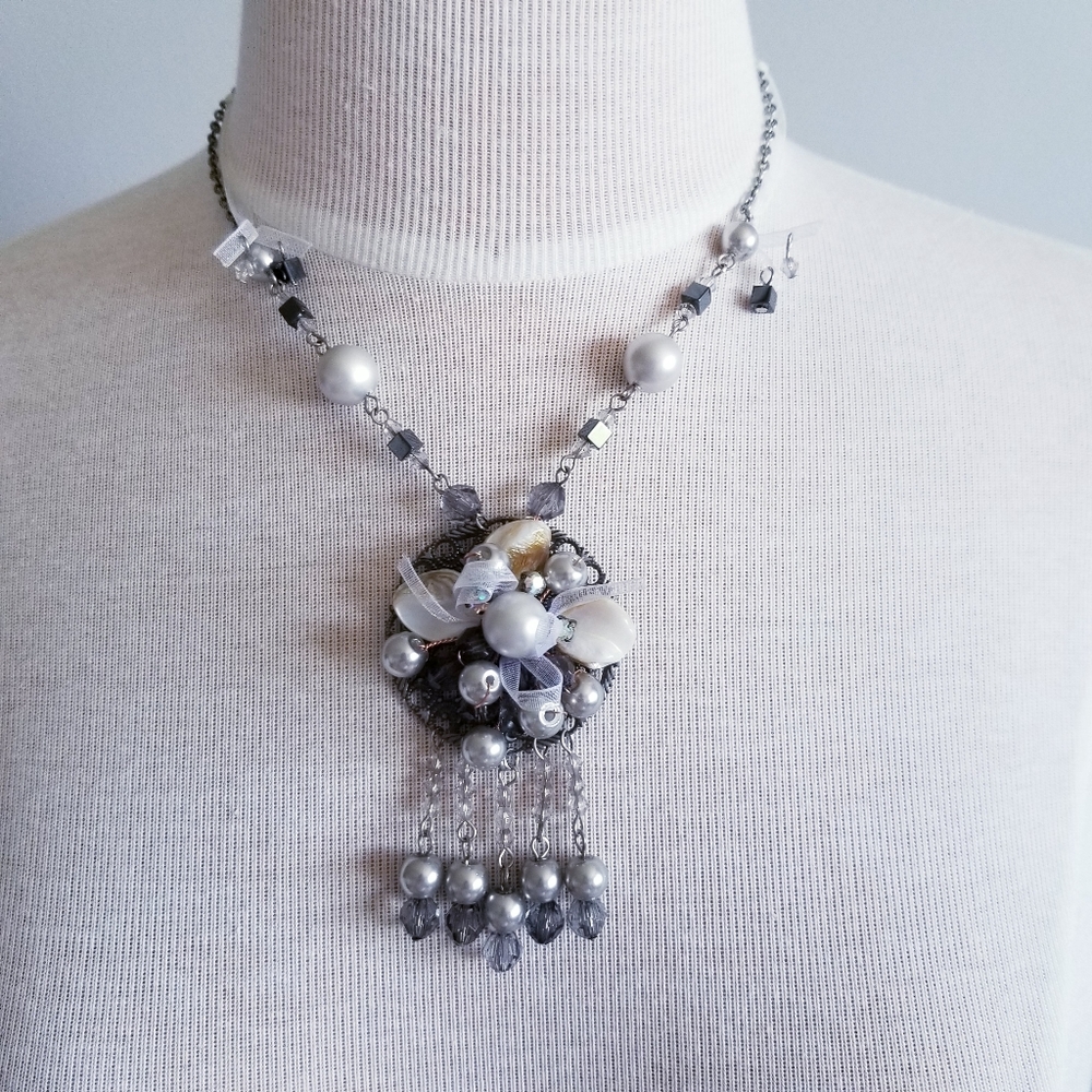 Handmade pearl/beaded necklace and clip earring